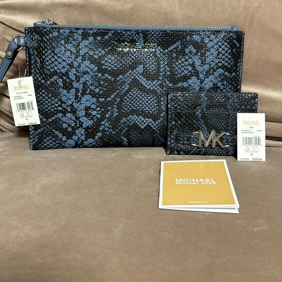 Bundle Large Michael  Kors  Wristlet with LG Card Holder-Denim - Picture 1 of 17